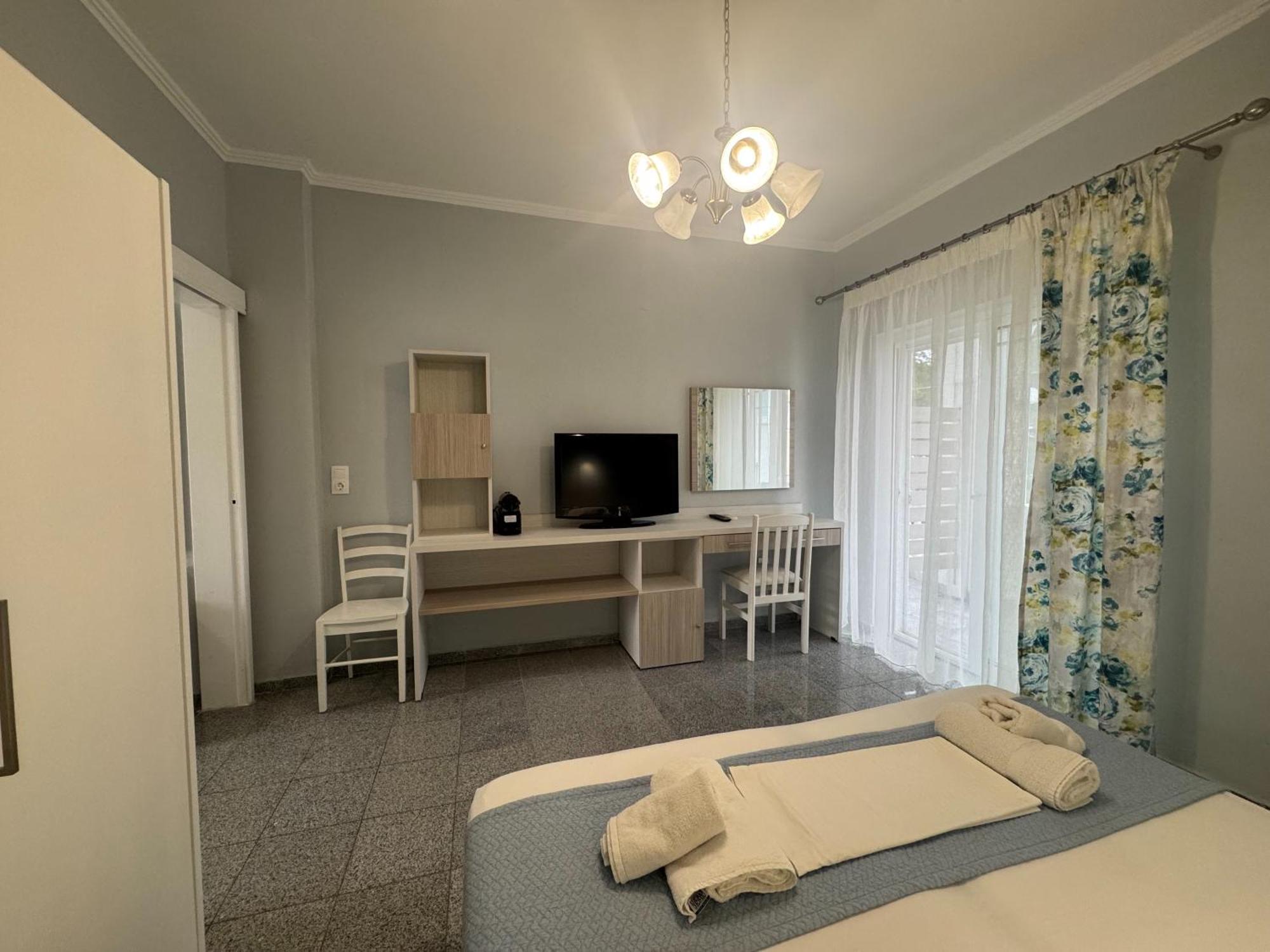 Diaporos Hotel Вурвуру Экстерьер фото