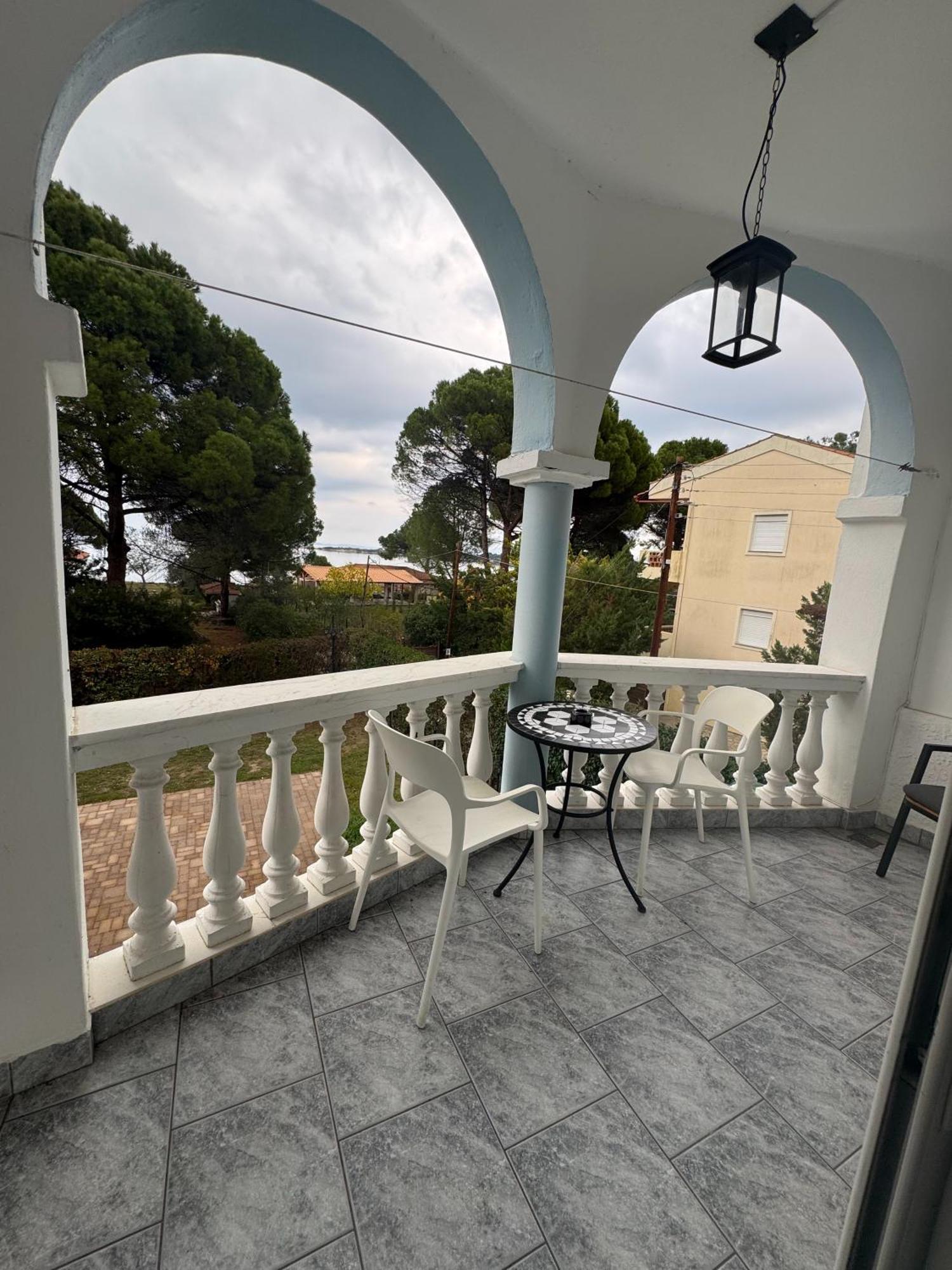Diaporos Hotel Вурвуру Экстерьер фото